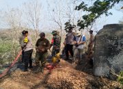 Polisi bersama Tim Gabungan dan Relawan Berhasil padamkan Kebakaran Hutan di Lumajang