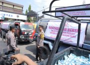 HKGB ke 72 Bhayangkari Polres Lamongan Dropping 107.000 Liter Bantuan Air Bersih