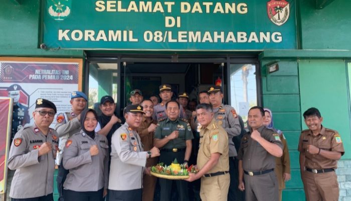 Jajaran Muspika Cikarang Timur Kunjungi Koramil 08/Lemah Abang Dalam rangka HUT TNI Ke -79.