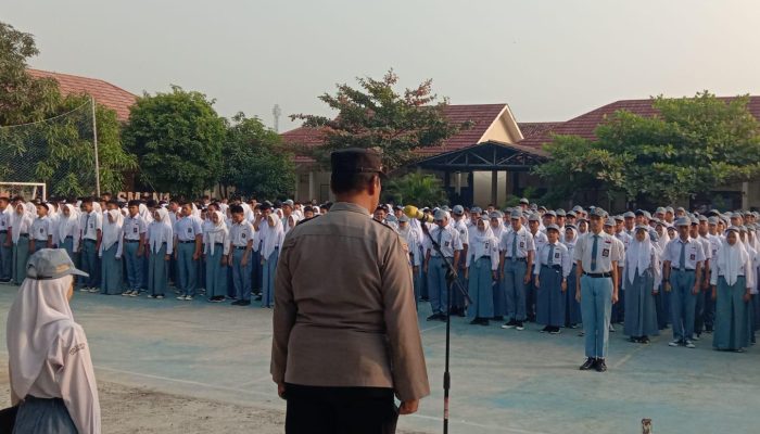 Polsek Cikarang Timur Gelar Giat ‘Police Go to School’ di SMA 1 Ciktim