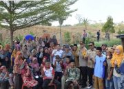 Kebahagiaan Warga Desa Nunuk Baru, Saat Pemasangan Pal Batas Tanah