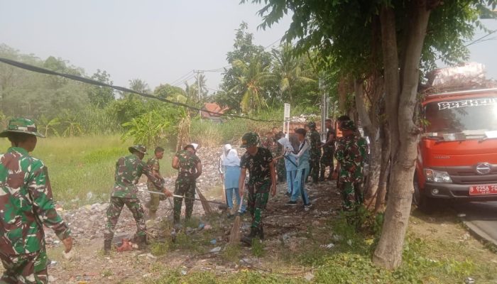 Wujud Kemanuggalan TNI Dengan Rakyat Kodim 0509/Bekasi Giat Karya Bakti Bersihkan Sampah