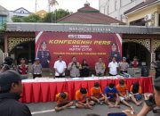 Polisi Berhasil Amankan 6 Bandar Narkoba dan Brankas Isi 1kg Sabu di Jalan Kunti Surabaya