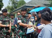 Danpussenkav TNI AD Mayjen TNI Eko Susetyo Bagikan Akta Kelahiran Gratis Dalam Kunker ke Batalyon Kavaleri 4