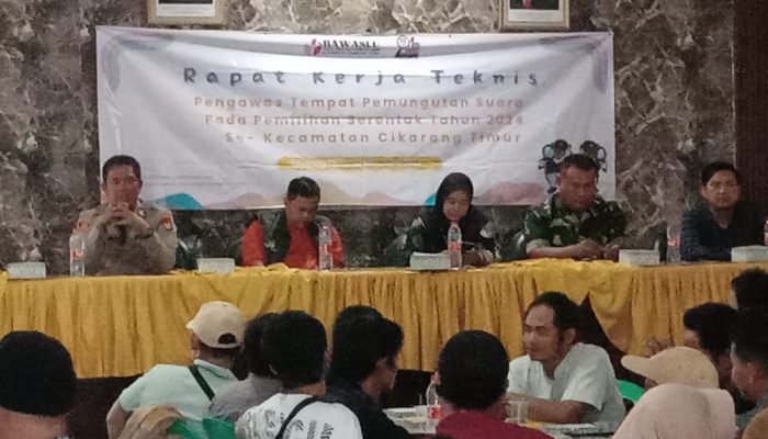 Rakernis Pengawas Simulasi Alur Siwaslih Pada Pilkada Serentak 2024 di Gelar Panwascam Cikarang Timur