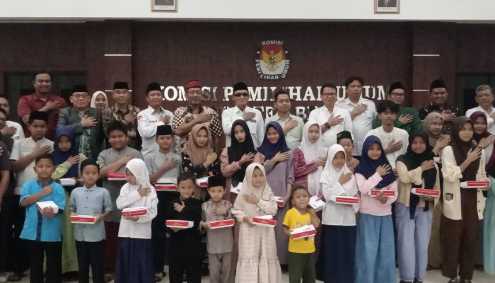 Dihadiri Ormas Keagamaan, KPU Kabupaten Bekasi Gelar Doa Dan Santunan Anak Yatim Untuk Keselamatan, Kesuksesan Pilkada serentak 2024