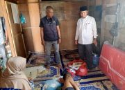 Kunjungi Warga Yang Sakit Didesa Gampong Jawa, PLT Dinas Sosial Aceh Timur Gerak Cepat