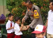 Dukung Generasi Cerdas, Polres Pacitan Bagikan Makanan Bergizi Gratis untuk Pelajar Sekolah Dasar