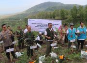 Program Ramah Lingkungan, Polres Probolinggo bersama Forkopimda Gelar Baksos Tanam Pohon Gamal