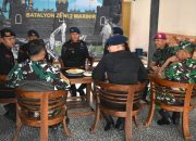 Bentuk Sinergitas TNI/POLRI Prajurit Yonzeni 2 Marinir Berbagi Ilmu Dengan Sat Gegana Brimob Polda Jatim