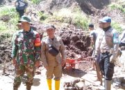 Gercep Polisi bersama TNI dan BPBD Tangani Dampak Banjir dan Tanah longsor di Bondowoso