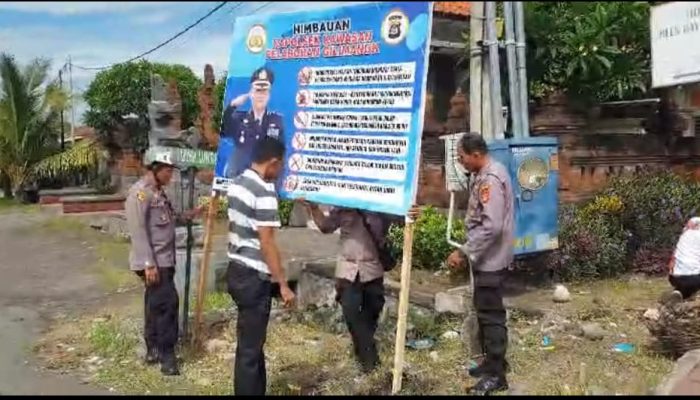 Baliho Himbauan Jelang Nataru 2024 Dipasang Polsek Kawasan Pelabuhan Gilimanuk: Upaya Harkamtibmas