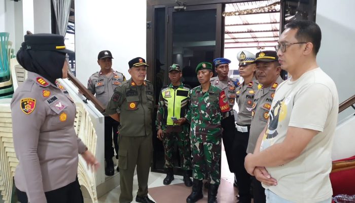 Jelang Malam Natal 2024, Kapolsek Kedung Waringin Polres Metro Bekasi Pastikan Situasi Aman dan Kondusif.