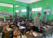 Wujudkan Asta Cita Polres Nganjuk Berbagi Makanan Bergizi di SDN 1 Wilangan.