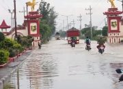 Hujan Yang Mengguyur Sumenep Mengakibatkan Jalan Nasional Ibarat Kolam Renang.