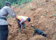 Brimob Bergerak Bantu Evakuasi Korban Banjir dan Longsor di Jateng.