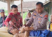 Ipda Purnomo, Polisi Baik Polres Lamongan, Bantu Warga Lumpuh Hidup Sebatang Kara.