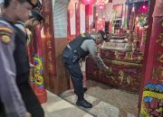 Polisi Lakukan Sterilisasi Klenteng Tjoe Hwie Kiong Kota Kediri, Jamin Keamanan Perayaan Imlek 2576 Kongzili.