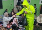 Tanggap Bencana Polisi Bersama TNI dan BPBD Evakuasi Korban Pergeseran Tanah di Pasuruan.