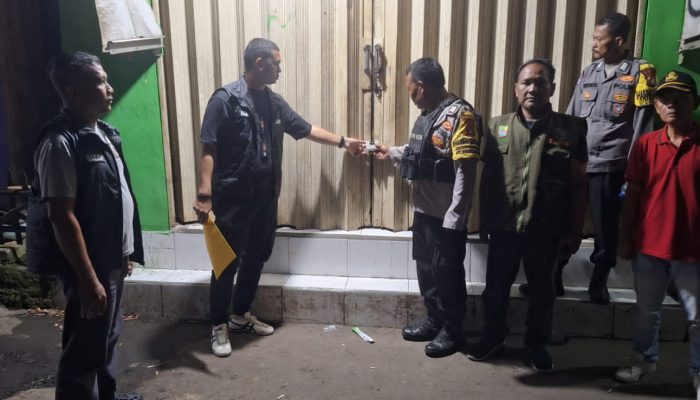 Respon Cepat Polsek Kedung Waringin Bersama Warga Datangi Toko Terduga Edarkan Obat Keras Daftar G