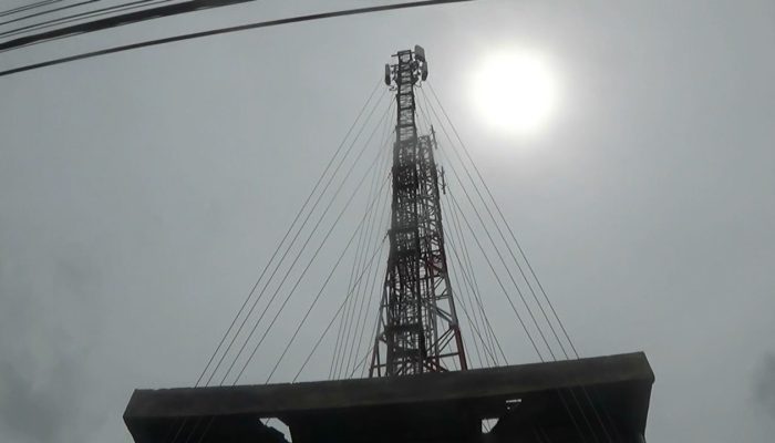 Diduga Kecerobohan Tiang Penyanggah Tower Provider di Kabupaten Bekasi Roboh, Timpa Sejumlah Pekerja