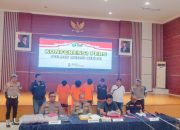 Kapolres Metro Bekasi Gelar Konfrensi Pers Terkait Aksi Tawuran Di Wilayah Pebayuran Yang Mengakibatkan Jatuh Korban Jiwa