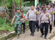 Polres Pasuruan Salurkan Bantuan untuk Korban Pergeseran Tanah di Purwodadi.