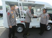 Optimalkan Pelayanan Publik, Kapolda Jatim Serahkan Mobil Shuttle Semeru SPKT.
