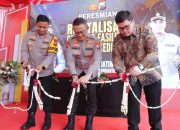 Kapolda Jatim Resmikan GOR Bulutangkis Tathya Dharaka Polres Kediri Kota.