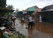 Polres Situbondo Terjunkan Personel Bantu Warga Terdampak Banjir.