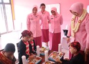 Ketua YKB Jatim Berbagi Makan Bergizi di TK Kemala Bhayangkari 81 Sumenep.