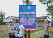 Tekan Angka Laka Lantas, Sat Lantas Polres Jember Supervisi Jalur Black Spot dan Pasang Banner himbauan.