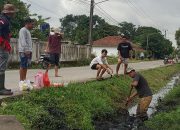 Paguyuban Tereuh Gandaria Desa Cipayung Cikarang Timur adakan Giat Gorol Rutin Kebersihan Lingkungan.