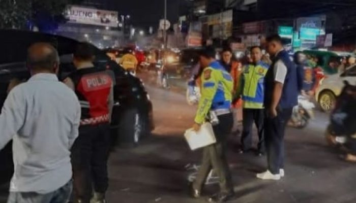 1 Orang Tewas 3 Lainnya Luka-Luka Dalam Kecelakaan Beruntun di Depan Terminal Antapani Bandung