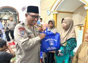Safari Ramadhan Polres Jember: Sholat Magrib Berjamaah, Buka Bersama, dan Bakti Sosial untuk Kebersamaan.