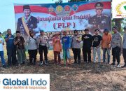 Mendukung Asta Cita Polsek Sukorejo Bersama Gapoktan Tanam Jagung di Karangsono untuk Ketahanan Pangan.