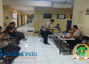 Kebersamaan Petugas Piket Mapolsek Beji Gelar Buka Puasa Bersama.
