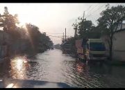 Dana terkumpul, di Organisasi tapi jalan dibiarkan tetap rusak dan banjir.