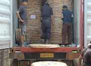 PT Arfindo Trenggalek Kembali Ekspor Kayu ke Taiwan, Buktikan Daya Saing di Pasar Internasional.