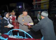 Polres Pasuruan Gandeng Mahasiswa Gelar SOTR Sembari Berbagi Makan Sahur Untuk Warga.