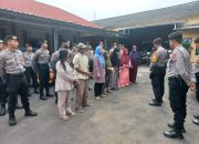 Sat Samapta Polres Jember Bagikan Sembako untuk Warga dalam Rangka Menyambut Idul Fitri 1446 H.