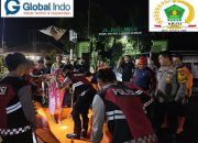 Polres Probolinggo Bersama BPBD Evakuasi Warga dan Berbagi Makan Sahur Saat Banjir di Krejengan