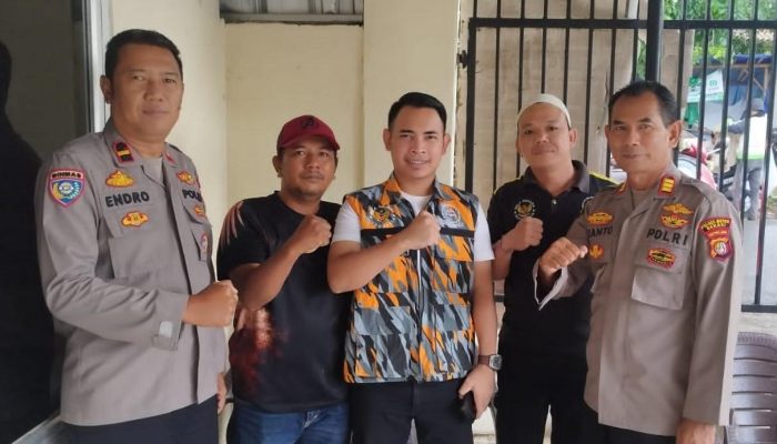 Ajak Bersinergi Jaga Kamtibmas, Kapolsek Sukatani Besilaturahmi Dengan Pengurus LSM GMBI Distrik Kabupaten Bekasi.
