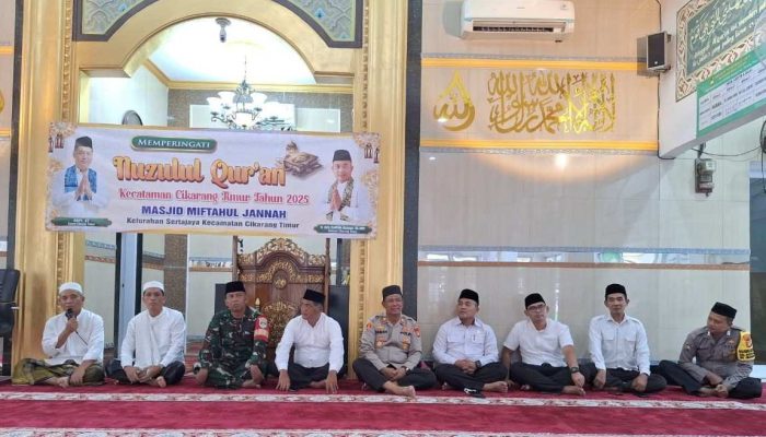 Hadiri Peringatan Malam Nuzulul Qur’an, Wakapolsek Cikarang Timur: Alquran Sebagai Pedoman Hidup