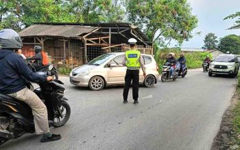 “Gatur Pagi” Satlantas Polsek Cikarang Timur Berikan Pelayanan Prima Terhadap Masyarakat