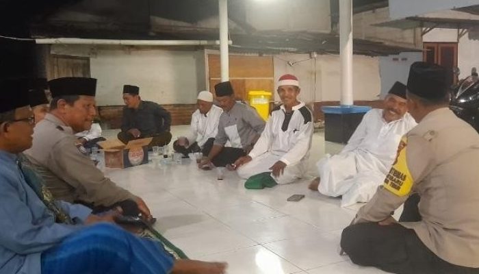 Gelar COOLING SYSTEM Kanitbinmas Polsek Cikarang Timur Sambangi Warga