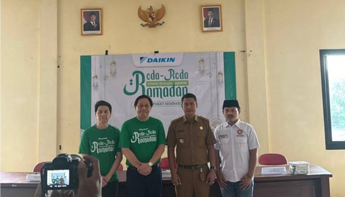 PT.Daikin Industries Indonesia Kerjasama Dengan Karang Taruna dan Pemdes Bagikan Sembako Kepada Warga Desa Pasiranji