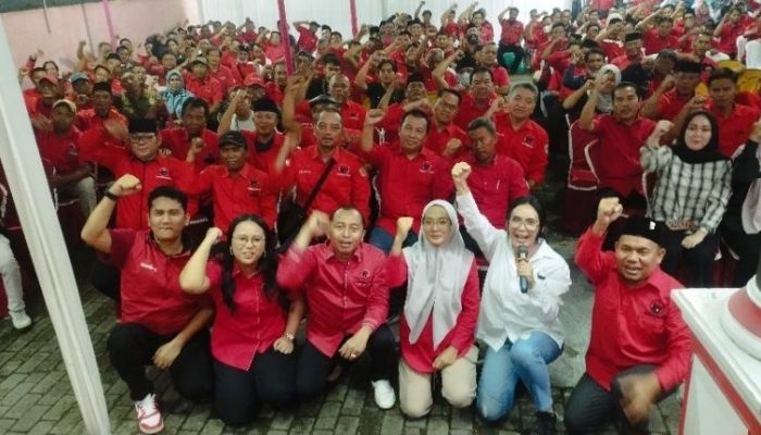 Gelar Buka Puasa Bersama di DPC PDI Perjuangan Kabupaten Bekasi, Rieke Diah Pitaloka Minta Kader Serius Mengabdi Kepada Rakyat