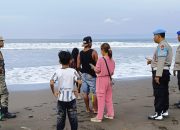 Polairud Polres Jember Tingkatkan Patroli Kawasan Wisata Pantai Saat Lebaran.