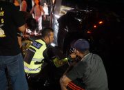 Sigap Polantas Polres Tuban Bantu Pemudik yang Alami Pecah Ban Tuai Pujian.